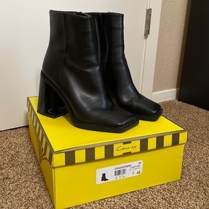 Worn once, Black bootie, square toe, circus NY, size 7